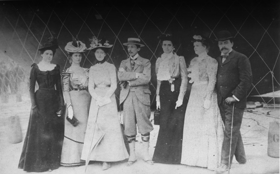 Maria Rosalina, Virgínia, Gabriela, Santos Dumont, Francisca, Amália(cunhada), e seu marido Henrique